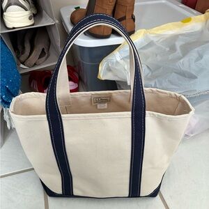 L.L.Bean Canvas Boat and Tote Bag with Navy Trim Sz Medium